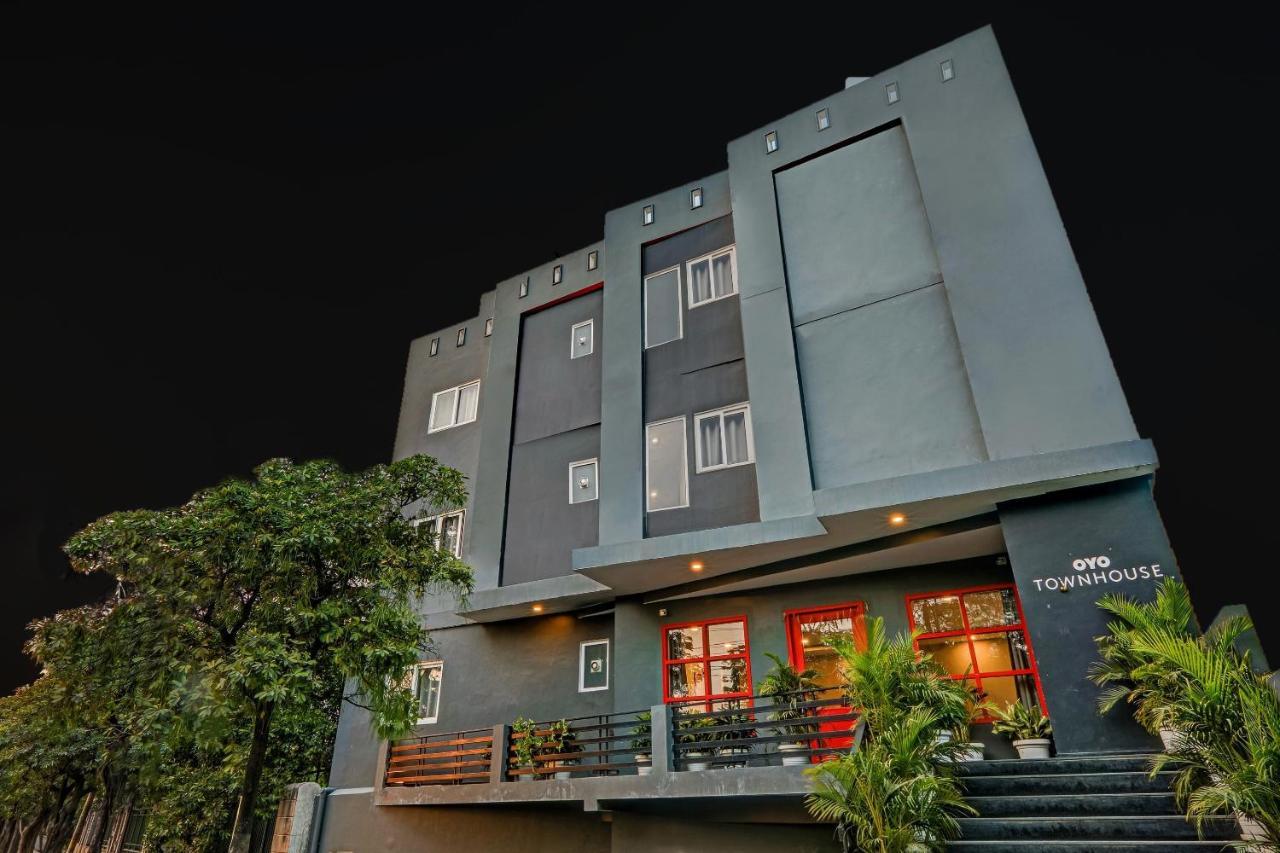 Super Townhouse 139 Ashiyana Smriti Upvan Near Emerald Mall Lucknow Bijnaur Exteriör bild