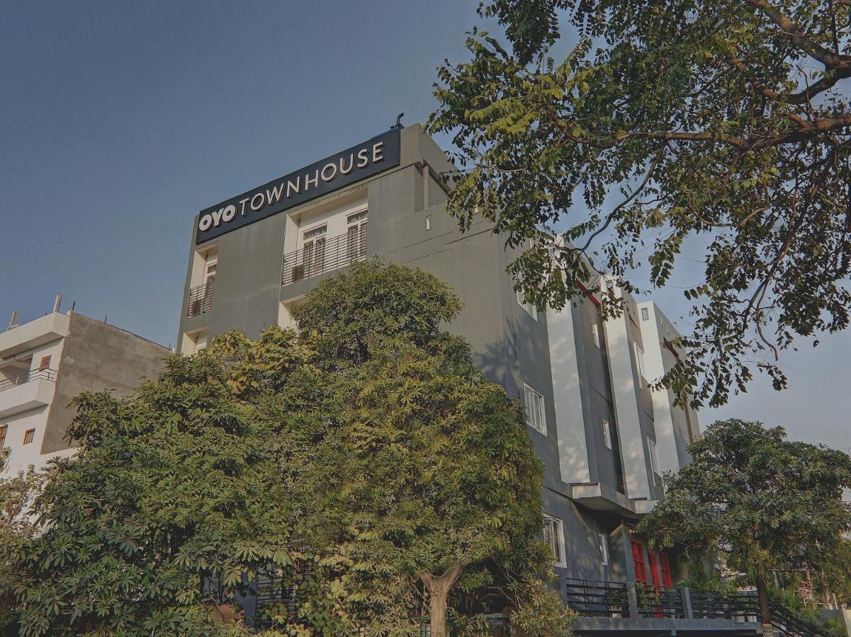 Super Townhouse 139 Ashiyana Smriti Upvan Near Emerald Mall Lucknow Bijnaur Exteriör bild
