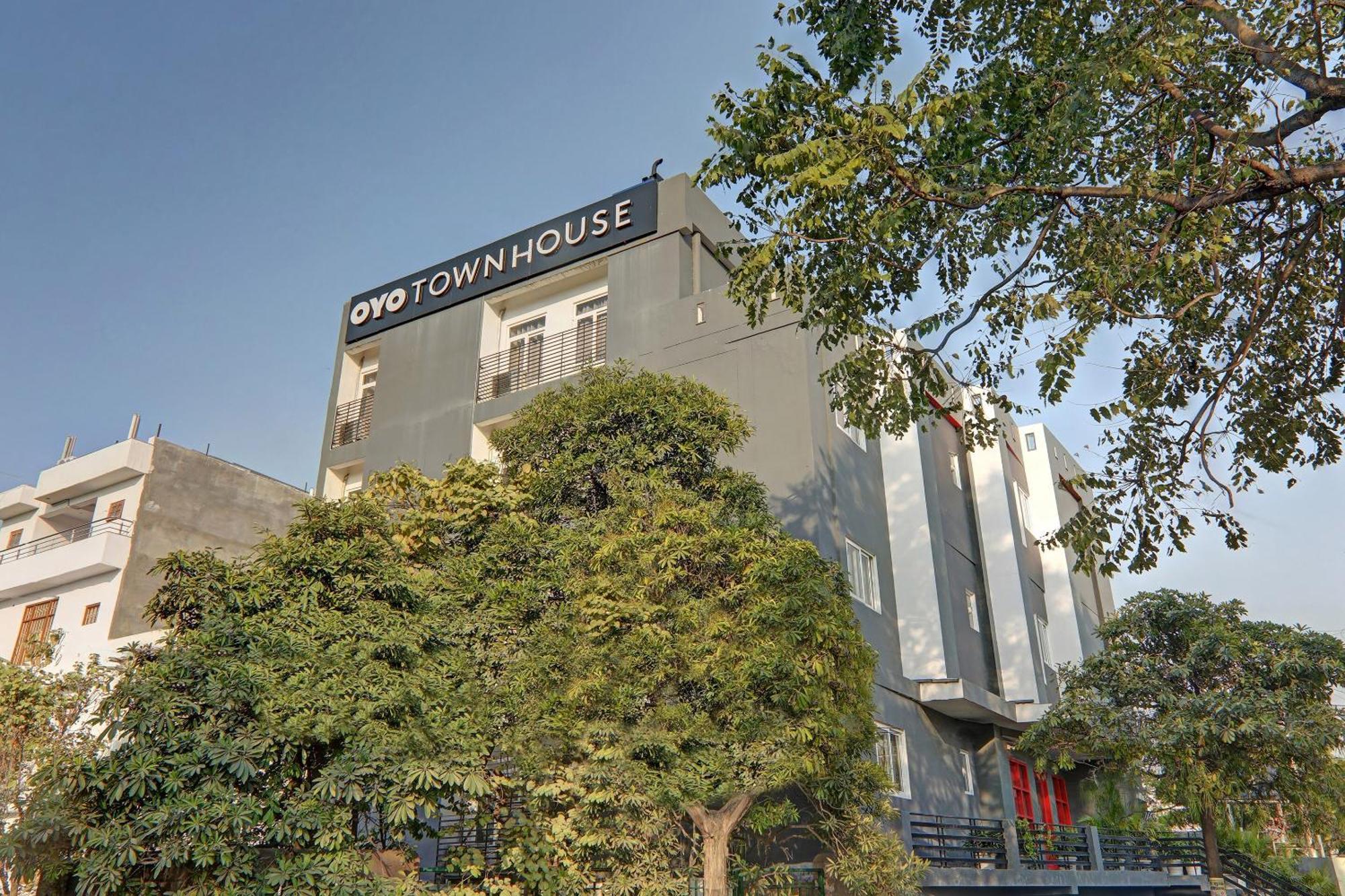 Super Townhouse 139 Ashiyana Smriti Upvan Near Emerald Mall Lucknow Bijnaur Exteriör bild